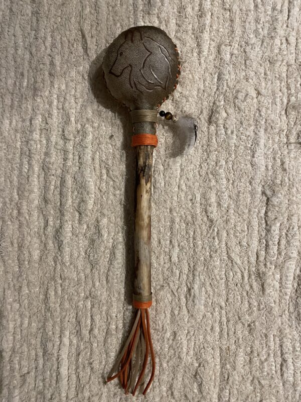 Petit Hochet totem Loup – Image 3